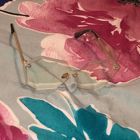 Sunglasses - Picture 1 of 1